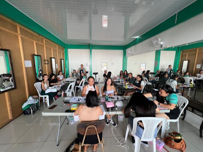 Clase de uñas artificiales