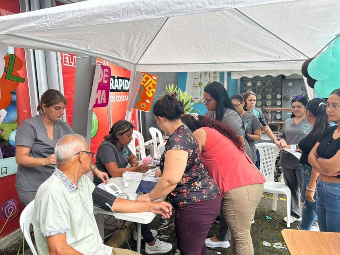 Feria comunitaria de medición de presión